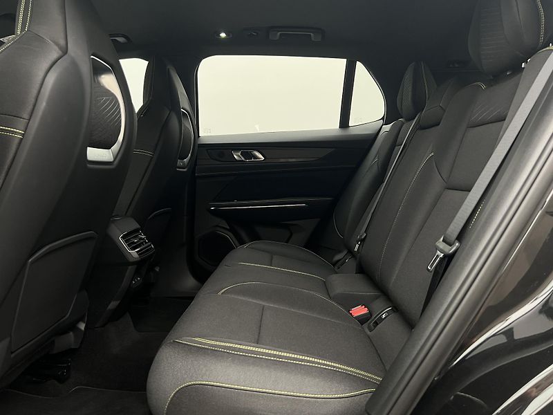 Lynk & Co 01 CORE PHEV AUT CZ 1.maj - fotka 6 z 48