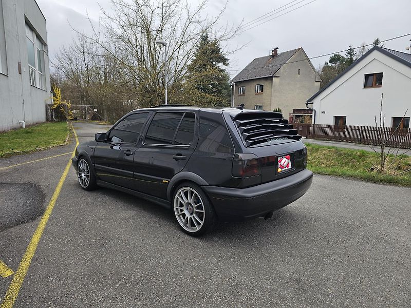 Volkswagen Golf (1992) 3 VR6, USA LOOK, ŠÍBR  - fotka 3 z 18