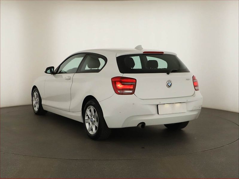 BMW Řada 1 (2013) 116i, Serv.kniha - fotka 4 z 12