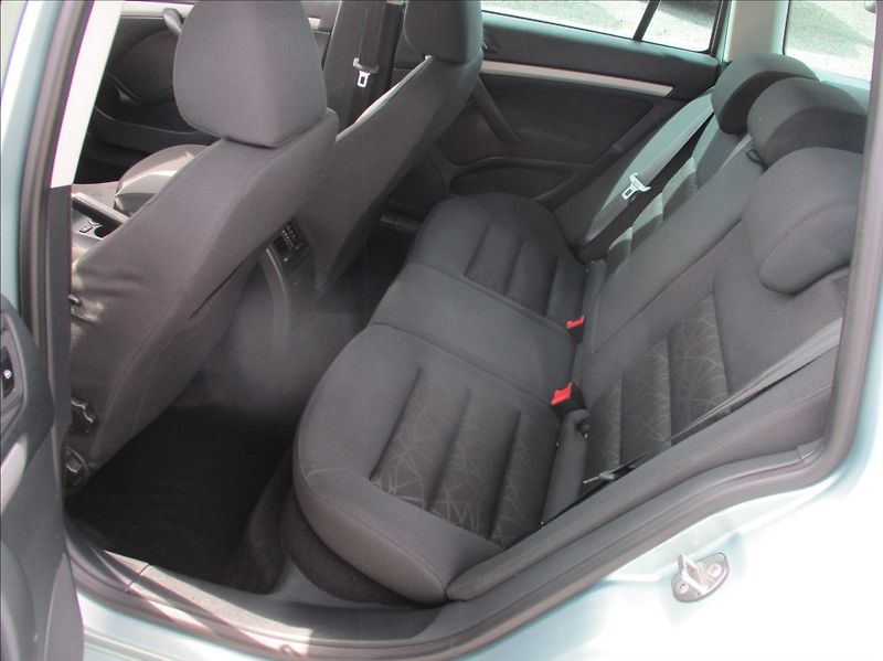 Škoda Octavia 1,4 TSI, klima,xenon,servis, - fotka 11 z 36