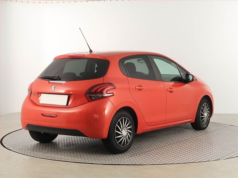 Peugeot 208 (2015) 1.2 PureTech, Tempomat - fotka 5 z 16