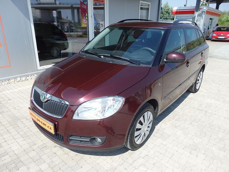 Škoda Fabia COMBI 1.4 16V ABS, KLIMATIZACE - fotka 2 z 13