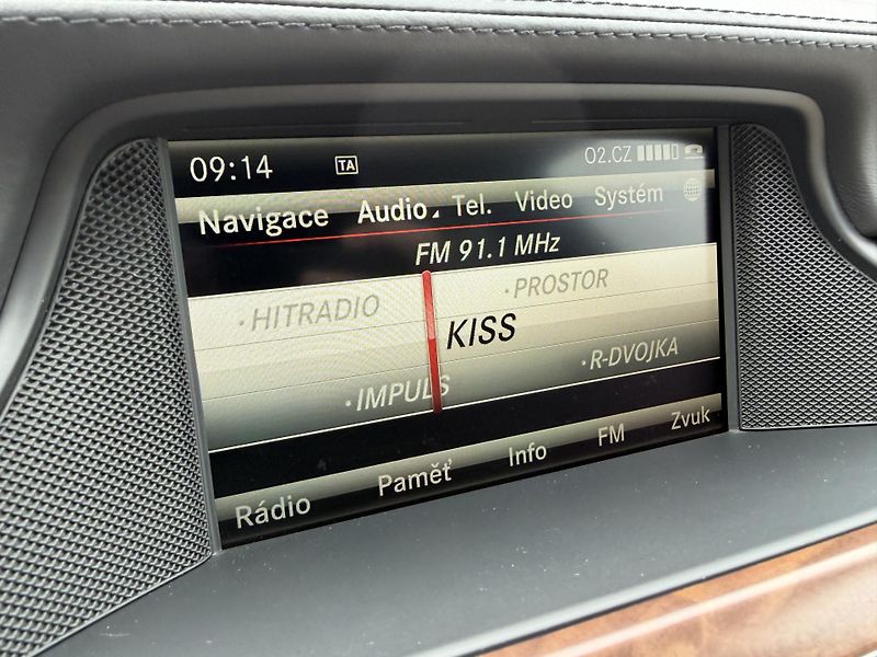 Mercedes-Benz CLS 350 CDI 7G LED NAVI H/K KAMERA - fotka 25 z 45