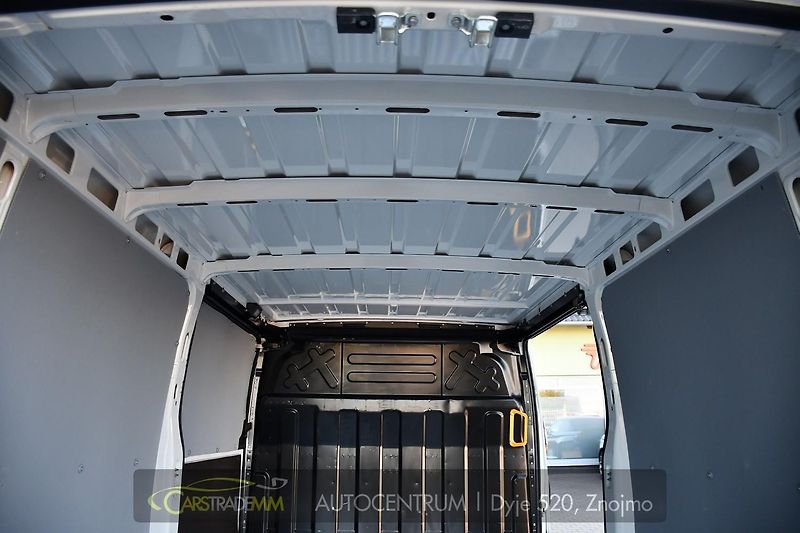 Iveco Daily 2,3HPi AUTOMAT KAMERA 5tKM!! - fotka 38 z 44