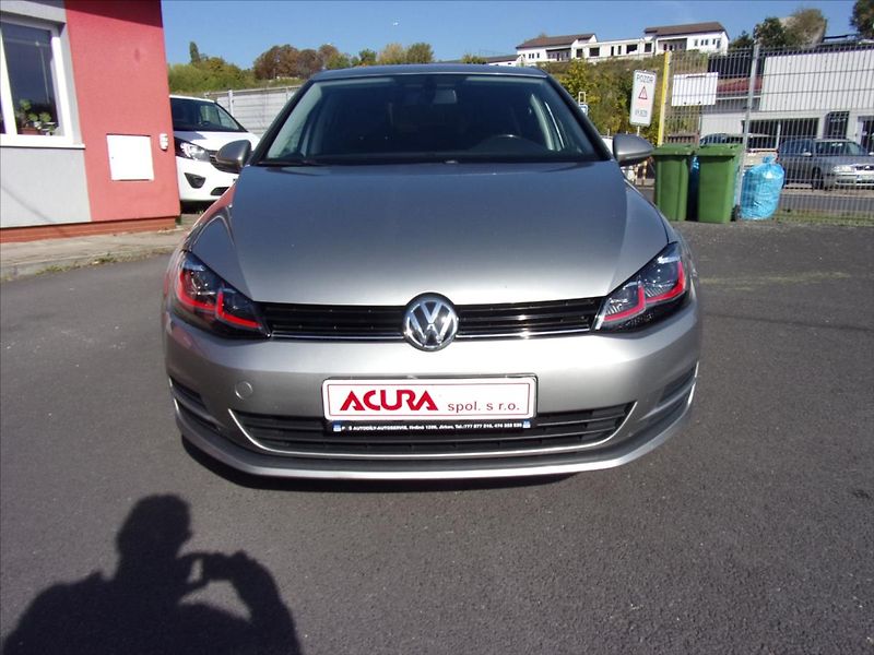 Volkswagen Golf 1,2 TSI - fotka 10 z 24