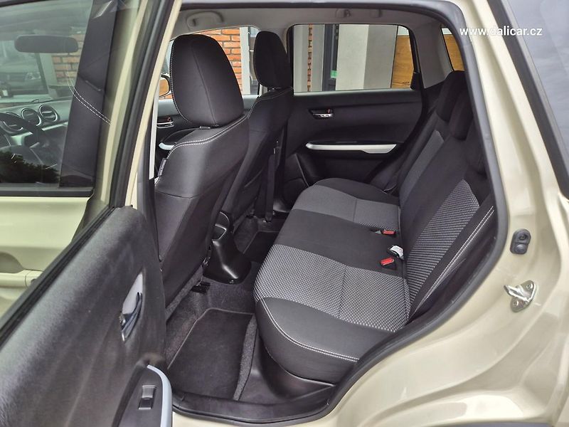 Suzuki Vitara (2017) 1.6VVT 88KW COMFORT NAVI - fotka 39 z 52