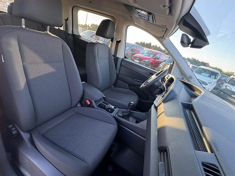 Volkswagen Caddy (2023) Maxi 2.0 TDI, 5Míst, 1Maj, DPH - fotka 5 z 9
