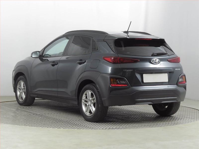 Hyundai Kona (2019) Family 1.0 T-GDI, Serv.kniha - fotka 4 z 19