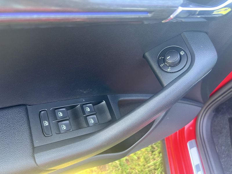 Škoda Octavia 2.0TDI 110KW,SCOUT,4x4,DSG,KůŽ - fotka 32 z 41