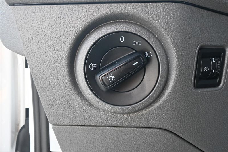 Volkswagen Crafter 2,0 TDI 103 kW L2H2 Tempomat T - fotka 25 z 28