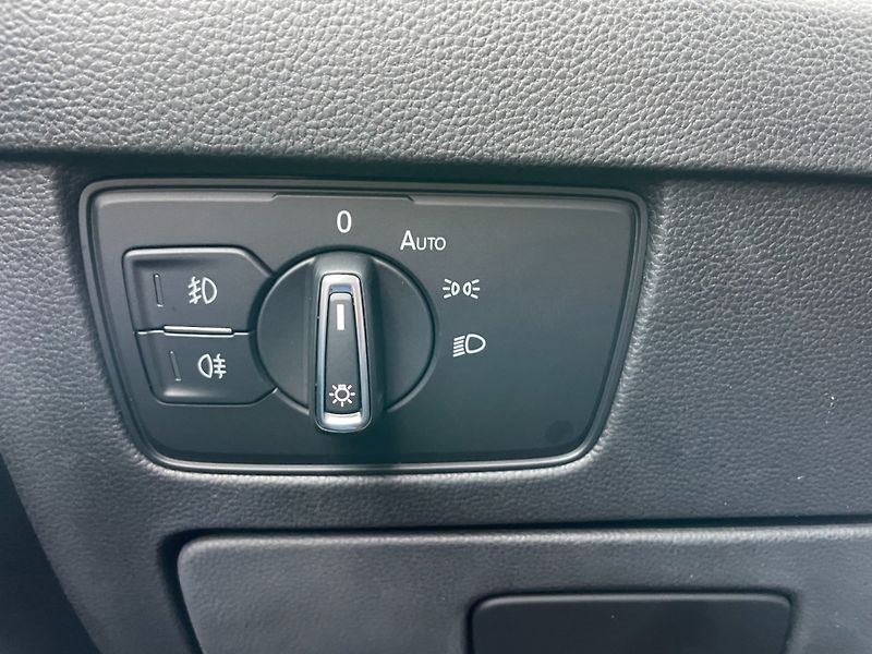 Volkswagen Passat (2021) Com. Style Business DSG! Navi! - fotka 25 z 40