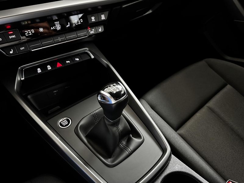 Audi A3 (2024) Sportback 35 TFSI - CZ - DPH - fotka 14 z 22