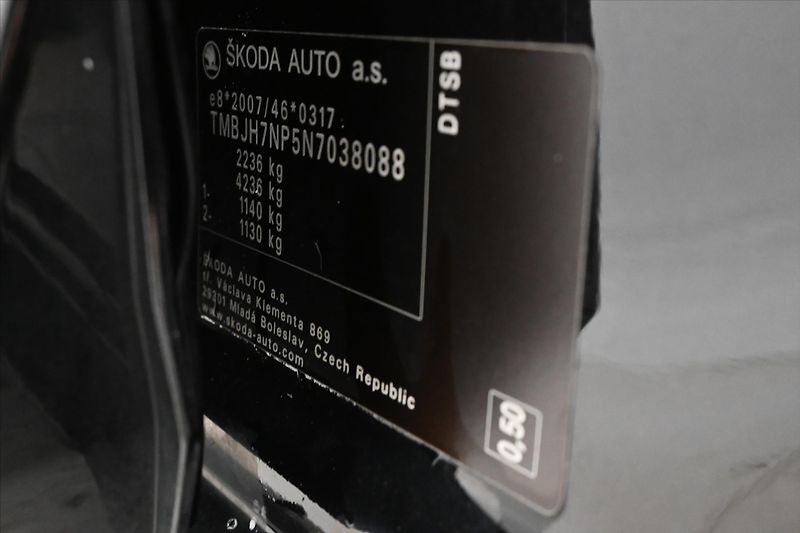 Škoda Superb 2,0 TDI 110 KW DSG STYLE Záruk - fotka 12 z 33