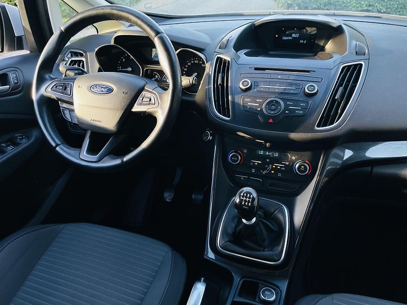 Ford Grand C-MAX 2.0TDCi MANUÁL 7MÍST SERVISKA - fotka 26 z 46