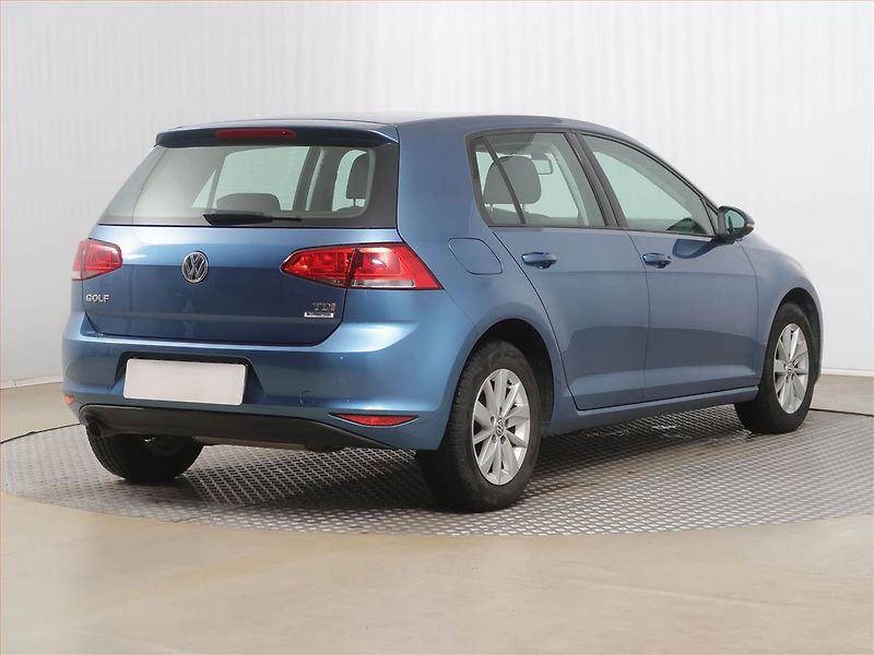 Volkswagen Golf (2015) 1.6 TDI, Tempomat - fotka 5 z 13