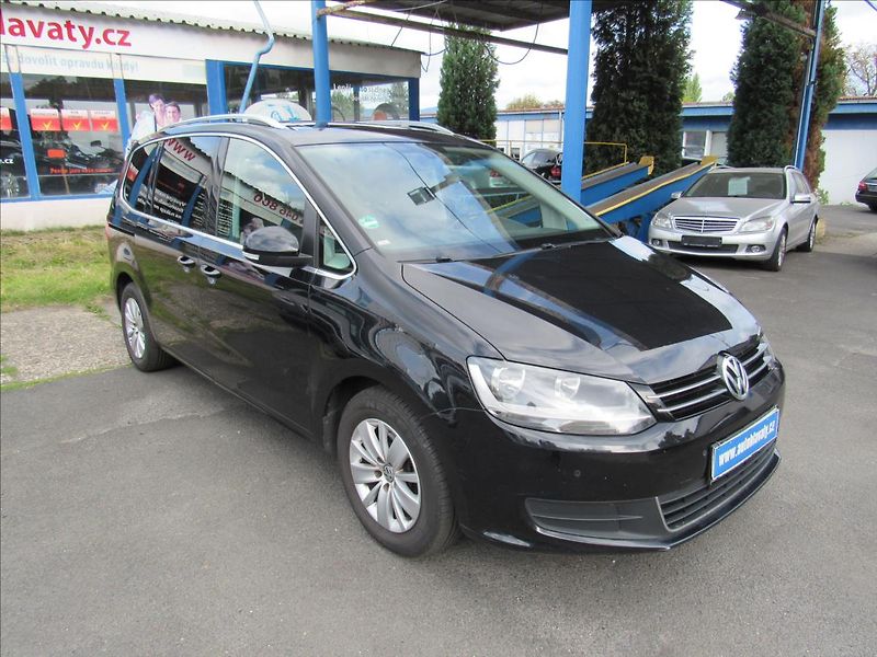 Volkswagen Sharan 2,0 TDi 103kW 5 míst - fotka 3 z 35