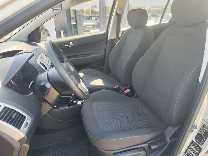 Hyundai i20 1.2/57kW Inclusive Plus - fotka 12 z 28