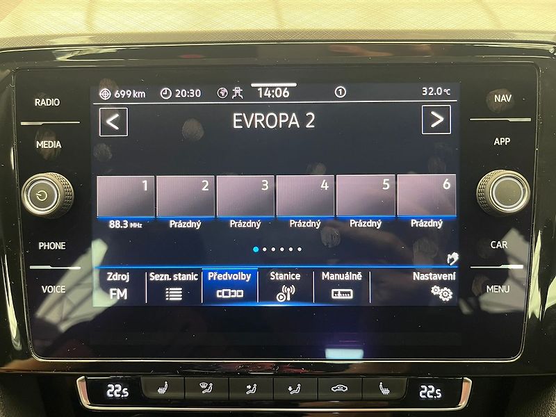 Volkswagen Passat 2.0 TDi LED SVĚTLA, rezervace - fotka 51 z 96