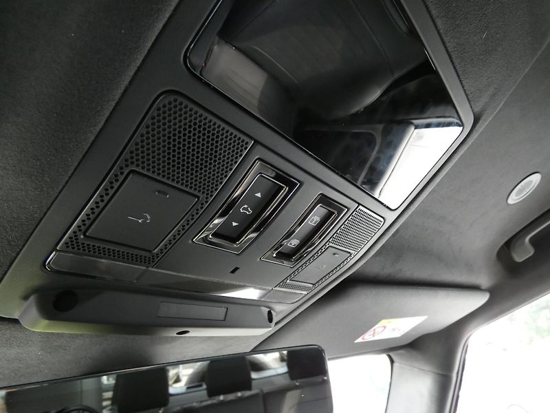 Land Rover Defender 110 4,4 OCTA P635 - fotka 37 z 48