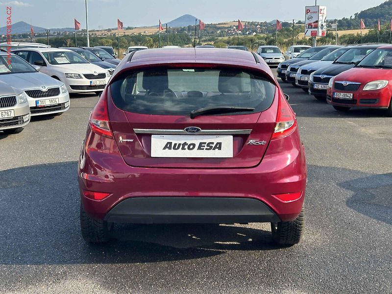 Ford Fiesta (2009) 1.4Ti-VCT, AC, výhřev sed - fotka 5 z 17