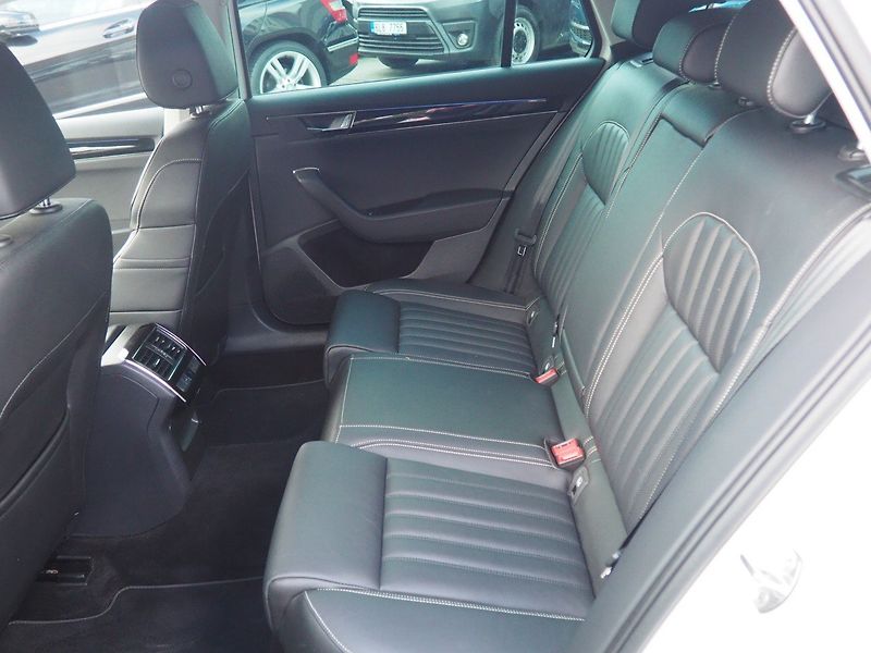 Škoda Superb (2021) 1.4 iV Hybrid L&K DSG Webasto - fotka 13 z 48