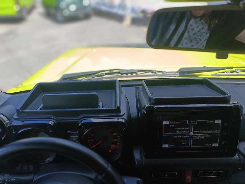 Suzuki Jimny 1.5/75kW,4x4, Comfort+, 4místa - fotka 31 z 38