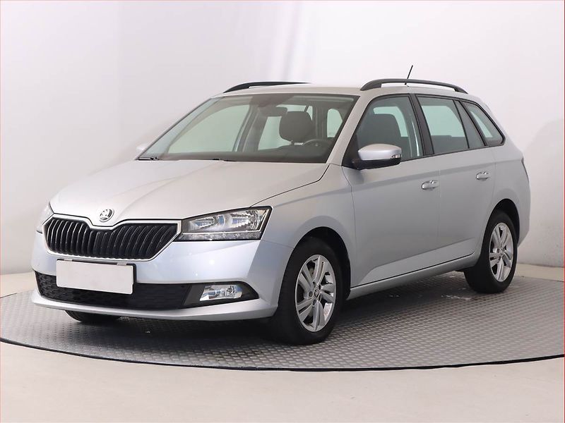 Škoda Fabia (2020) Style 1.0 TSI, Serv.kniha - fotka 2 z 21