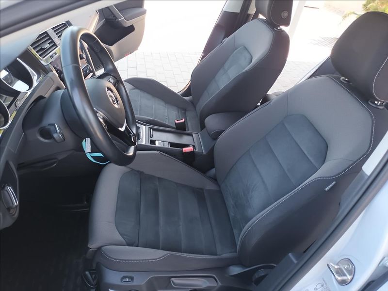 Volkswagen Golf 1,0 TSI,ČR,1MAJ,RADAR,LED,DPH - fotka 14 z 42