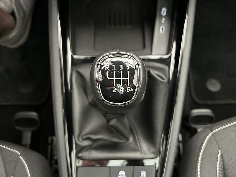Škoda Kamiq 1.0 TSI Monte Carlo - fotka 17 z 26