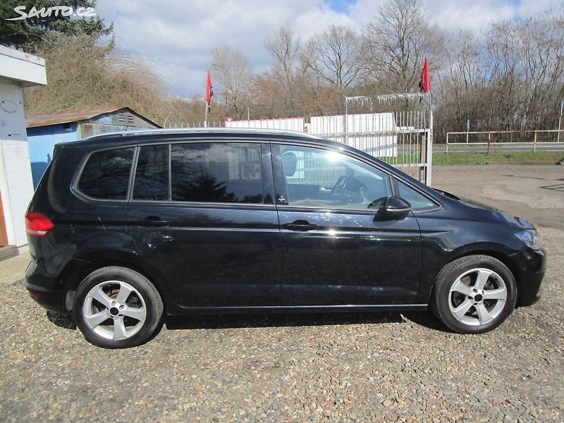 Volkswagen Touran 1,2TSI-81KW-NOVÁ STK+OLEJ - fotka 8 z 31
