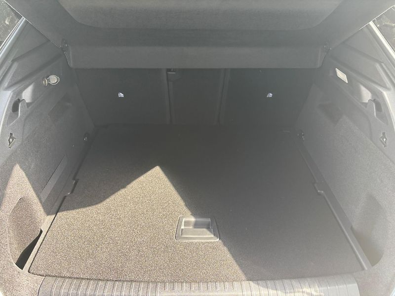 Peugeot 3008 (2026) GT Elektromotor 210 k / 73 kWh - fotka 8 z 22