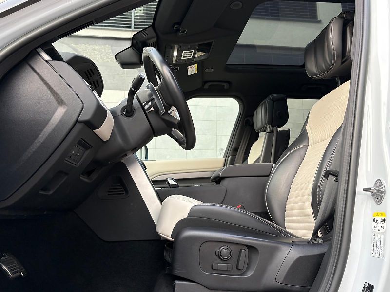 Land Rover Discovery D300, R-Dynamic HSE, ČR, DPH - fotka 24 z 61