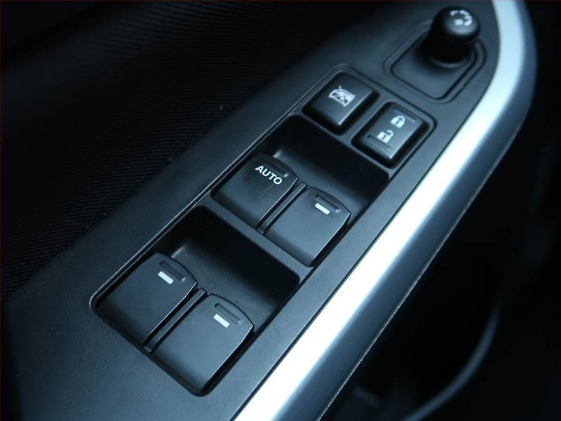 Suzuki Vitara (2015) 1.6 VVT, Navi, Tempomat - fotka 16 z 17