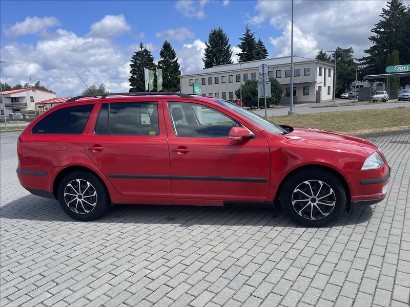 Škoda Octavia 2,0 TDi 103kw BKD Klimatronic - fotka 34 z 35