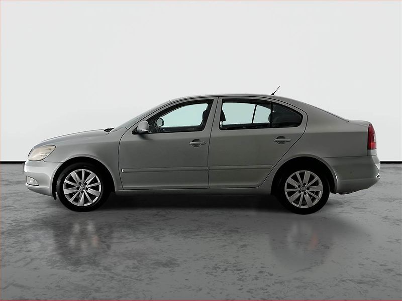Škoda Octavia (2009) Ambiente 1.4 TSI - fotka 3 z 16