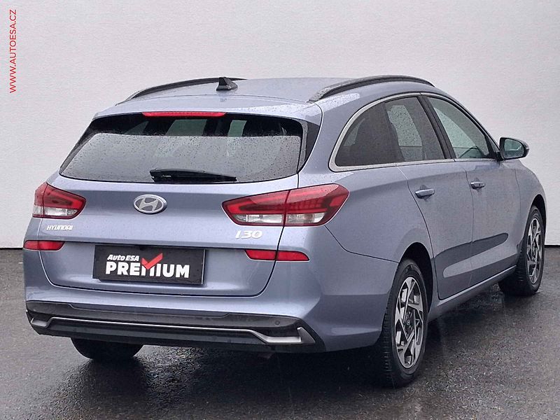 Hyundai i30 (2024) 1.5 DPI, ČR, LED, navi - fotka 4 z 20