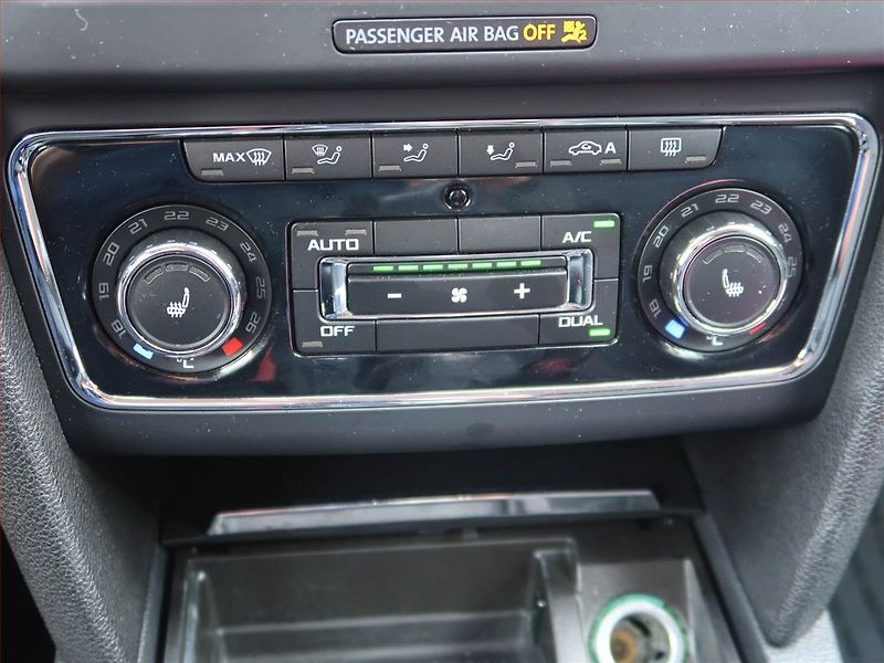 Škoda Superb (2014) Ambition 2.0 TDI, Navi - fotka 12 z 18