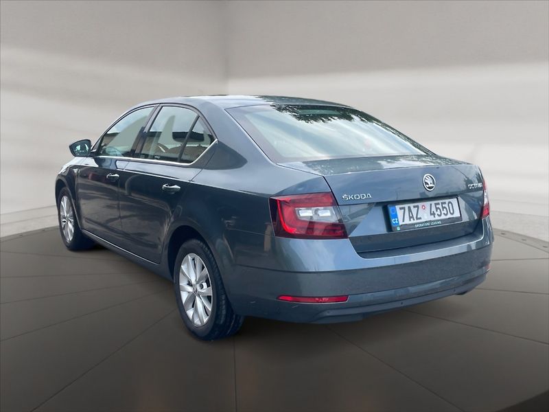 Škoda Octavia 2,0 110 Style - fotka 4 z 11