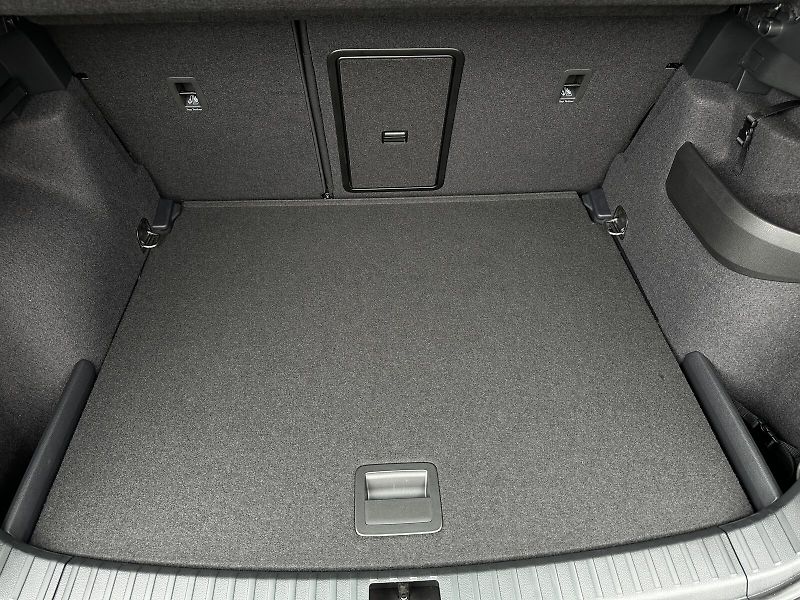 Škoda Karoq 1.5TSi DSG 150PS LED V.Cockpit - fotka 35 z 38