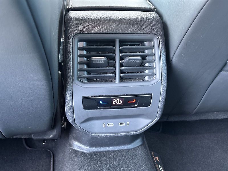 Cupra Formentor (2023) 1.5 TSI DSG - fotka 25 z 29