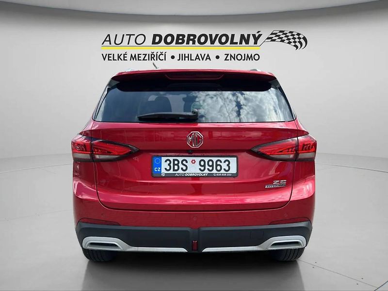 MG ZS EXCLUSIVE HYBRID+ 1.5L (145 kw - fotka 6 z 25