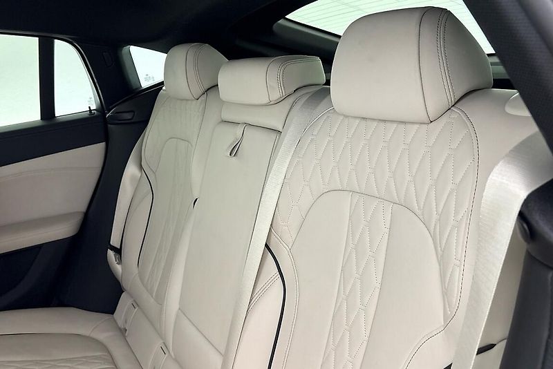 BMW X6 xDrive40d - fotka 9 z 29