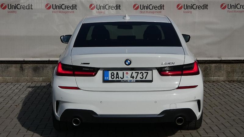 BMW Řada 3 330i xDrive M Sport - fotka 4 z 21