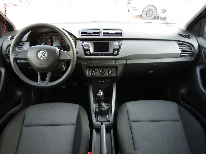 Škoda Fabia (2017) 1.2 TSi, Active, park. čidla - fotka 8 z 15