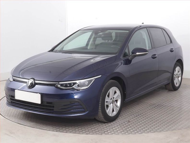 Volkswagen Golf (2023) Life 1.5 TSI - fotka 2 z 18