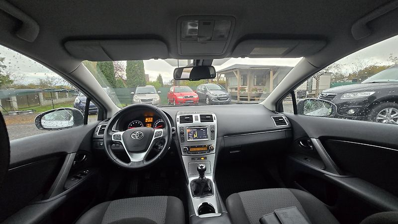 Toyota Avensis 1.8LIFE 1MAJITEL 108KW - fotka 16 z 35