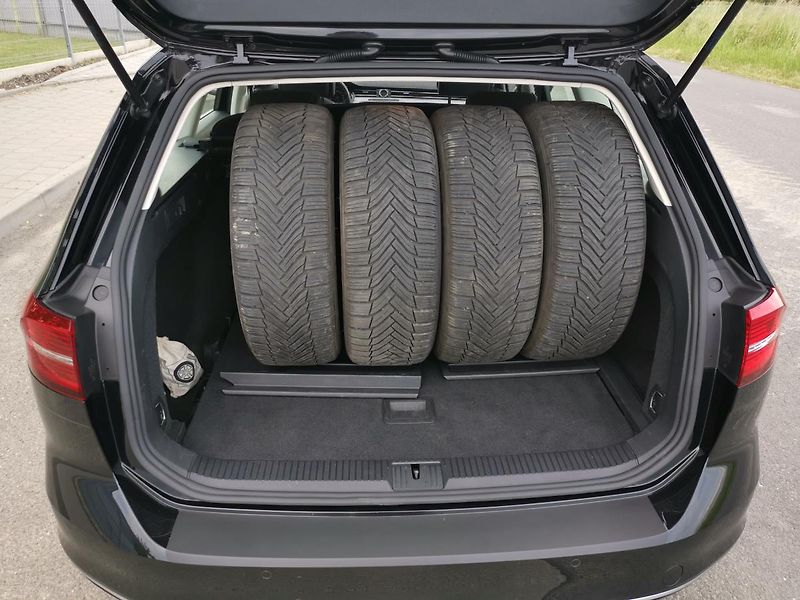 Volkswagen Passat HIGHLINE*110KW*LED*ALCANTARA* - fotka 70 z 85
