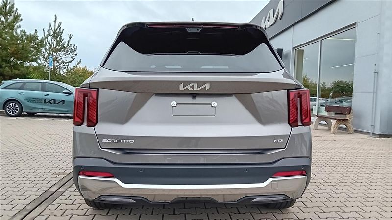 Kia Sorento 2,2 CRDI 8DCT TOP - fotka 4 z 12