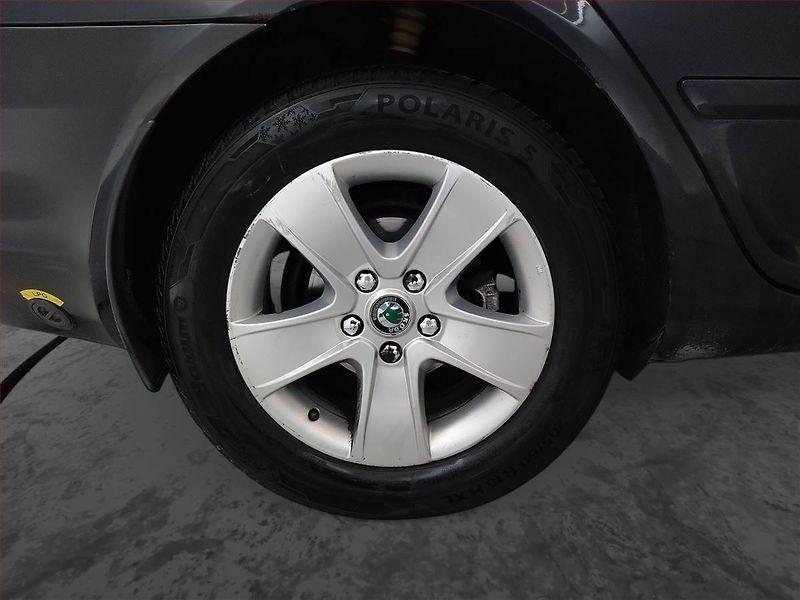 Škoda Octavia (2009) Ambiente 1.6, LPG - fotka 14 z 15