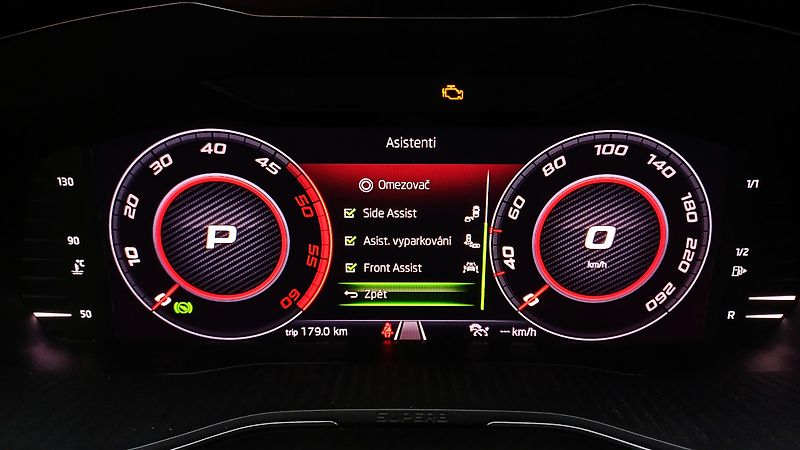 Škoda Superb 2.0TDI 140kW 4x4-WEBA-PANO-DPH - fotka 28 z 49